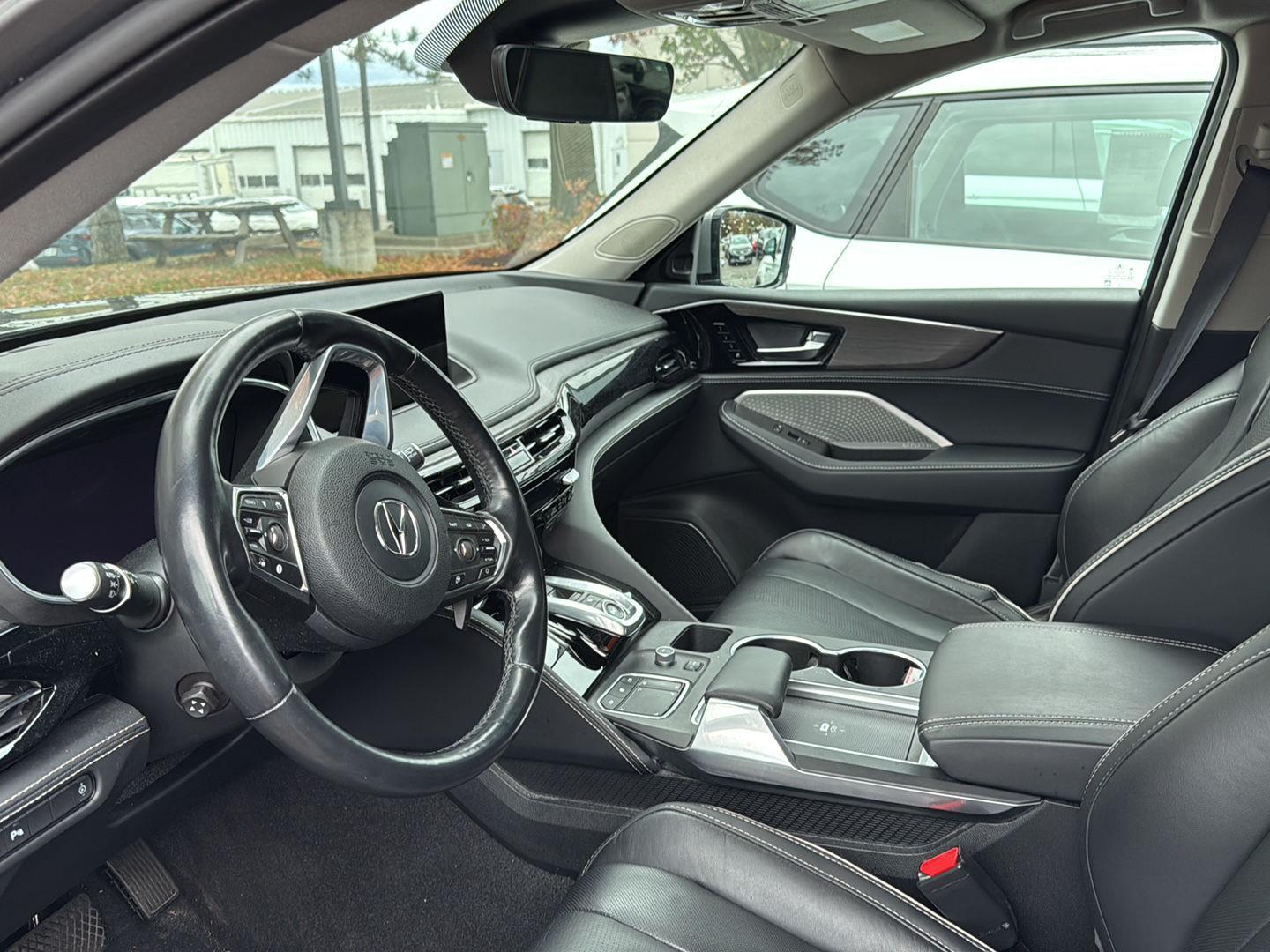 2023 Acura MDX SH-AWD Advance photo 3