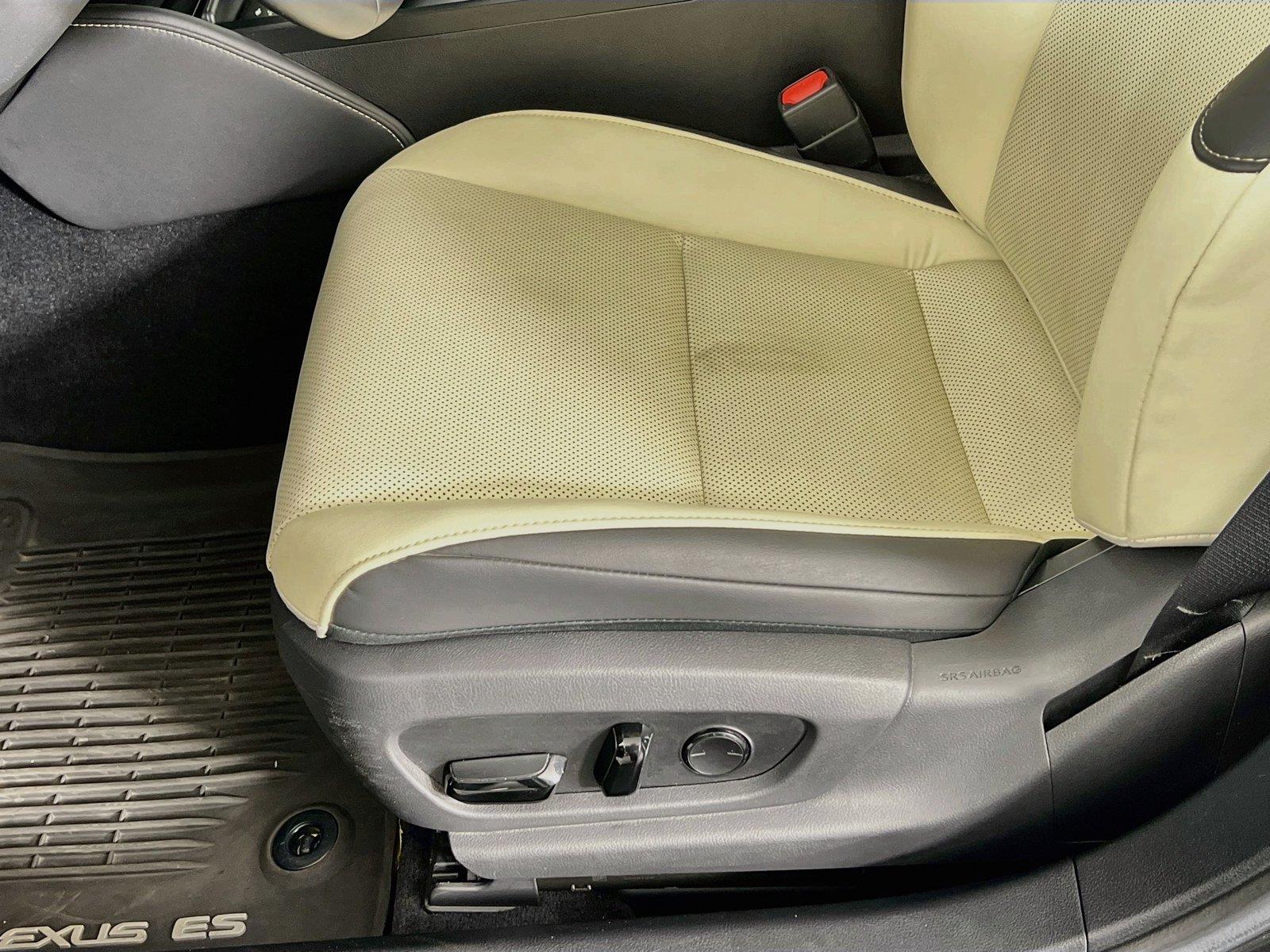 2022 Lexus ES 350 - Photo 19