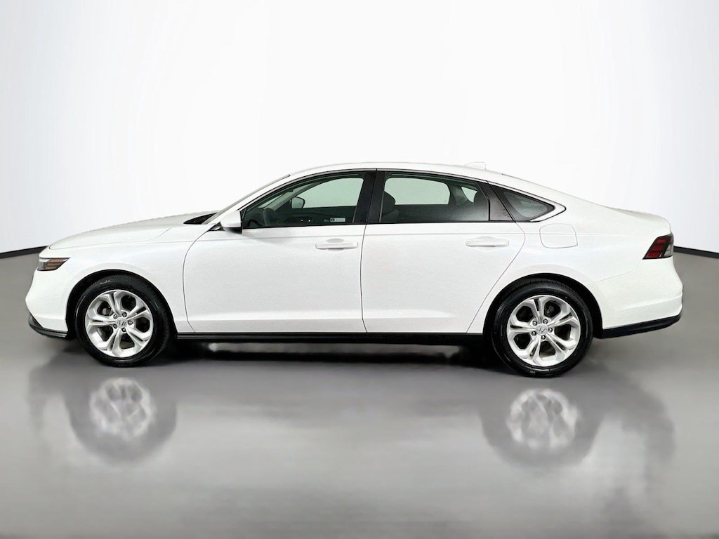 Used 2023 Honda Accord LX Sedan