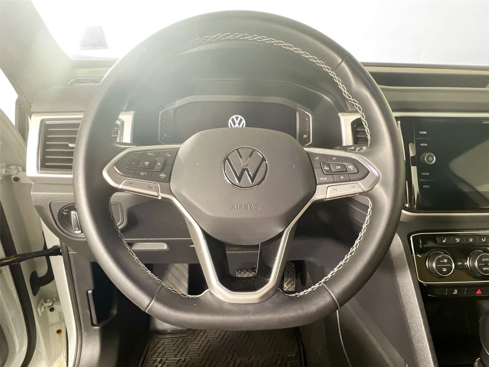 2022 Volkswagen Atlas Cross Sport SE w/Tech - Photo 10
