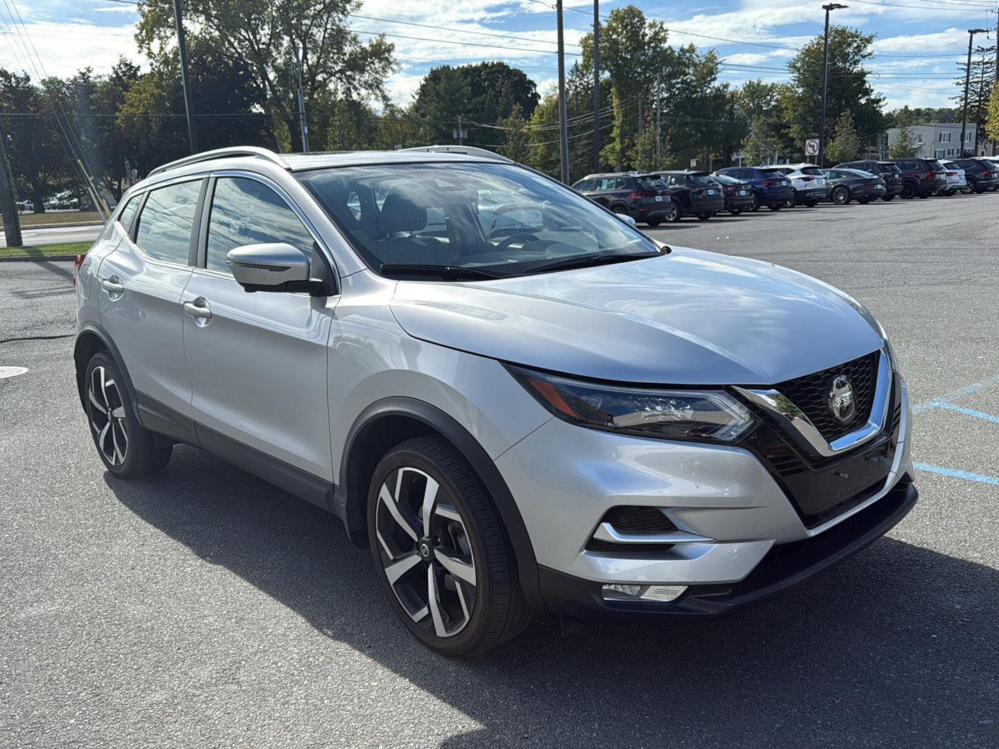 2020 Nissan Rogue Sport SL photo 2