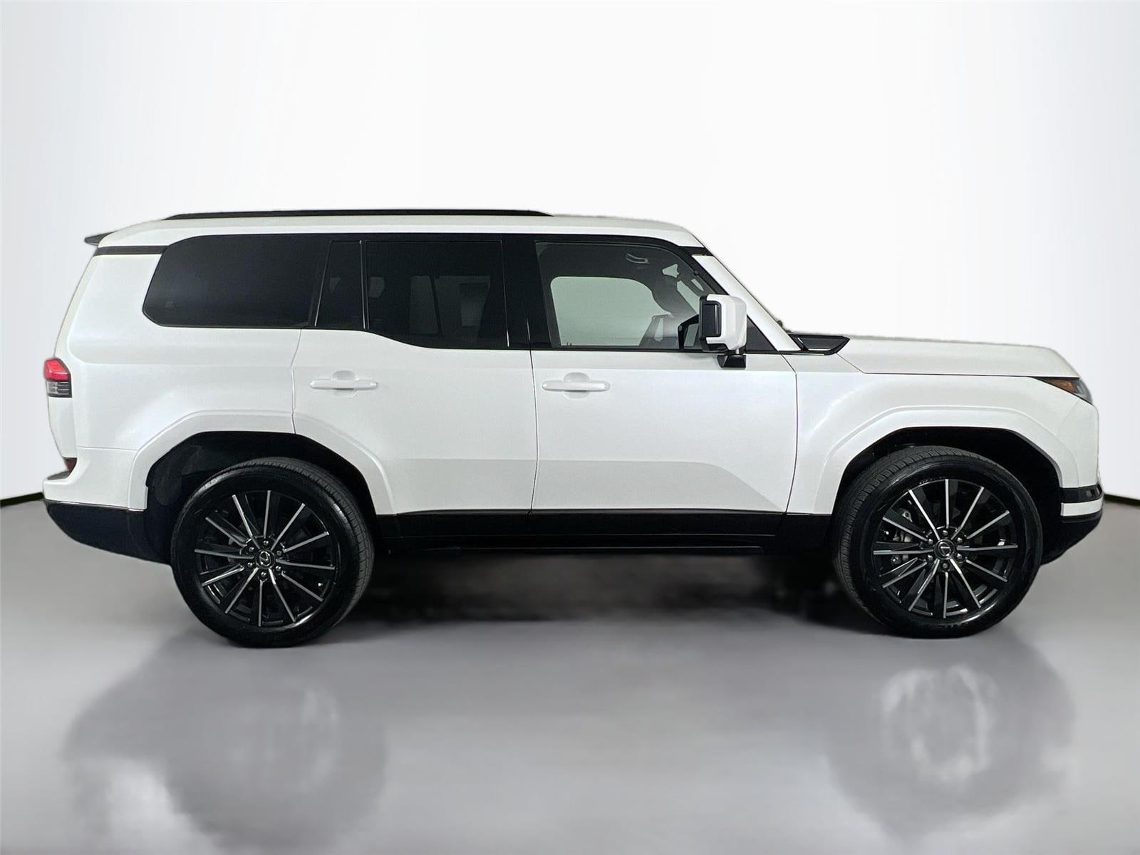 2025 Lexus GX Luxury - Photo 7