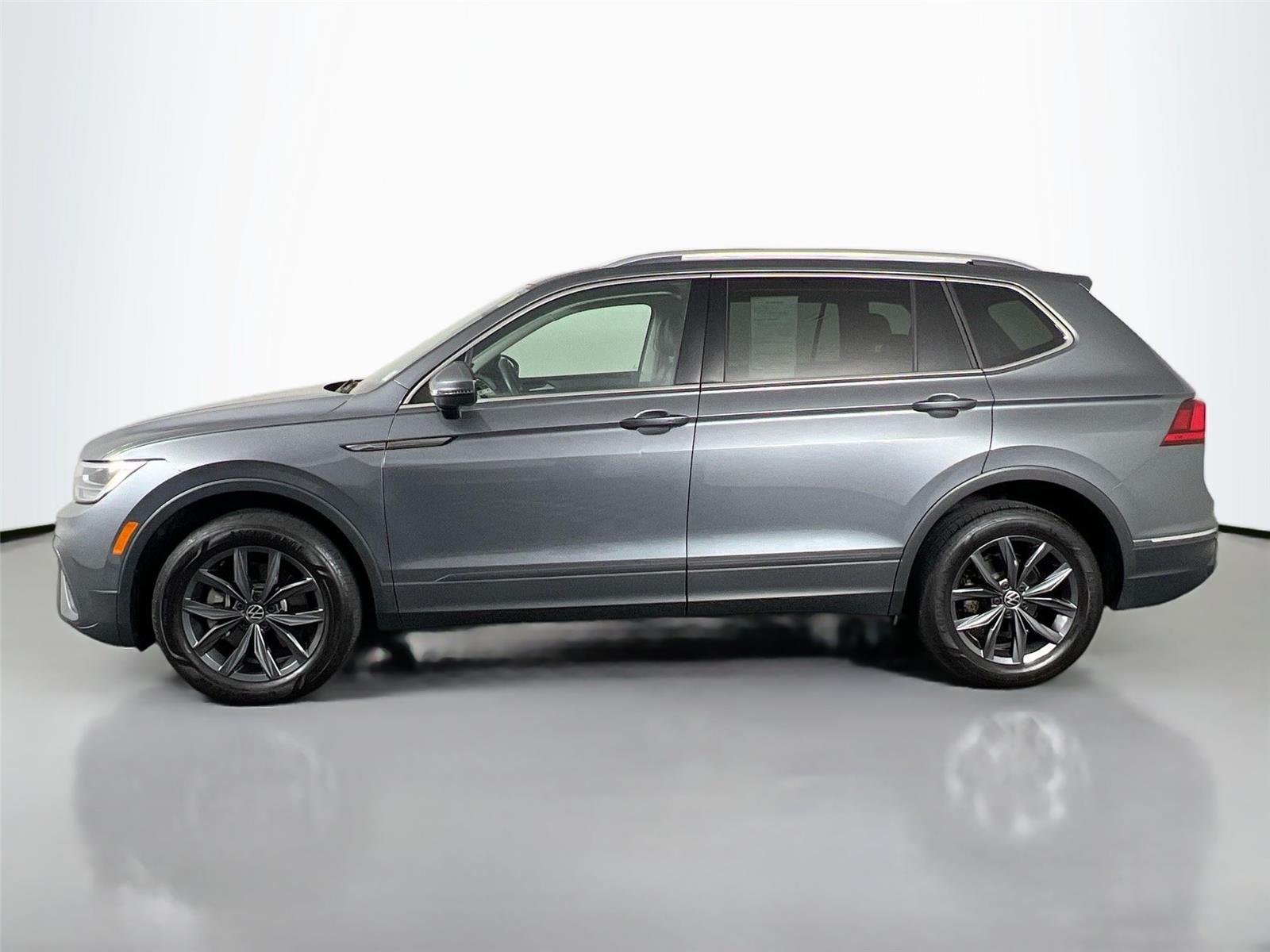 2022 Volkswagen Tiguan SE photo 3
