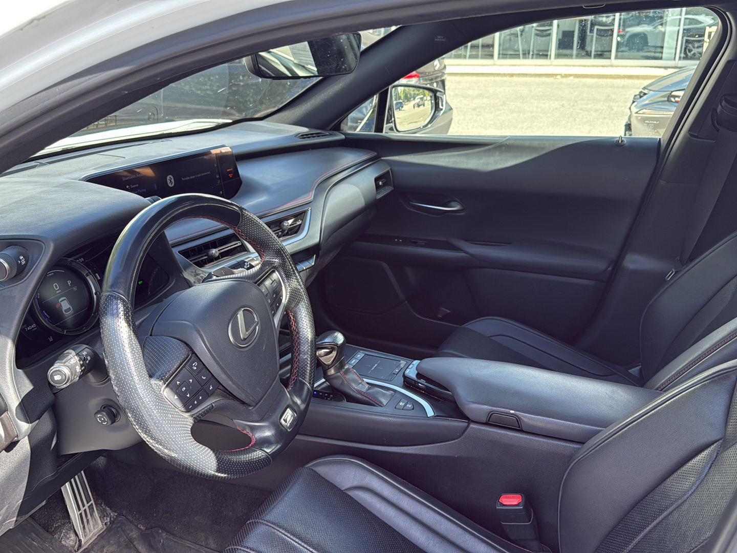 2019 Lexus UX 250h F SPORT photo 4