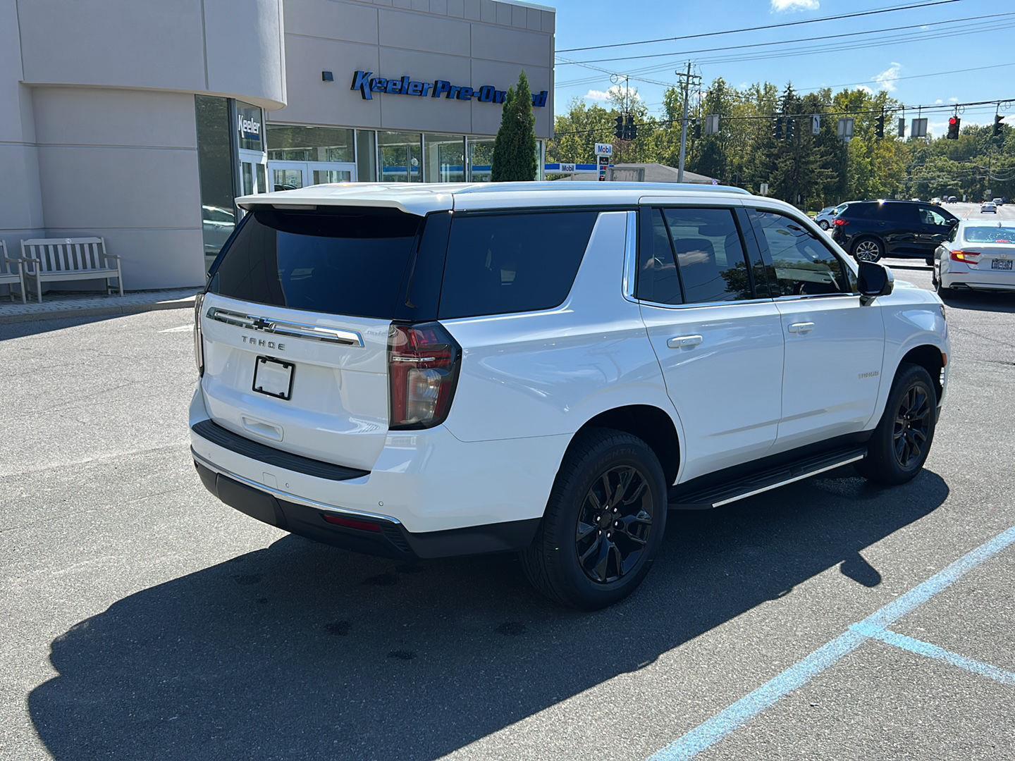 2023 Chevrolet Tahoe LT photo 2