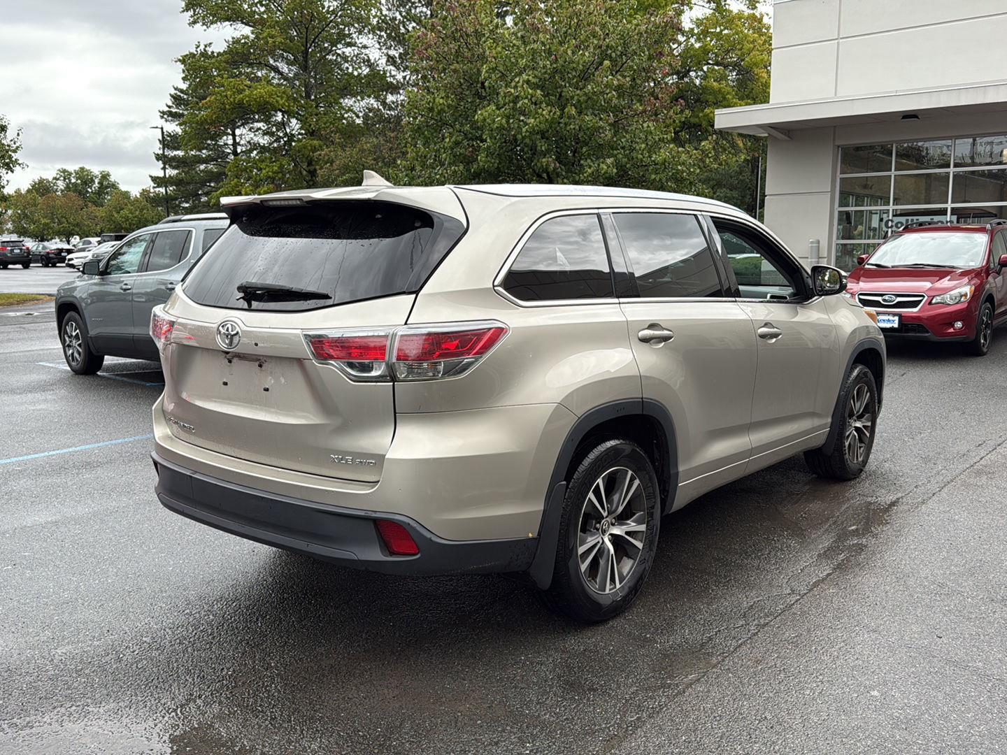 2016 Toyota Highlander XLE photo 3