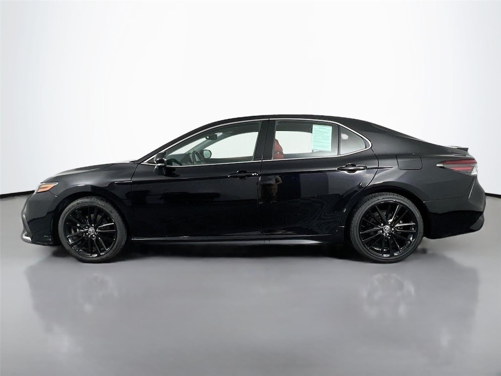 Used 2022 Toyota Camry Hybrid XSE Sedan