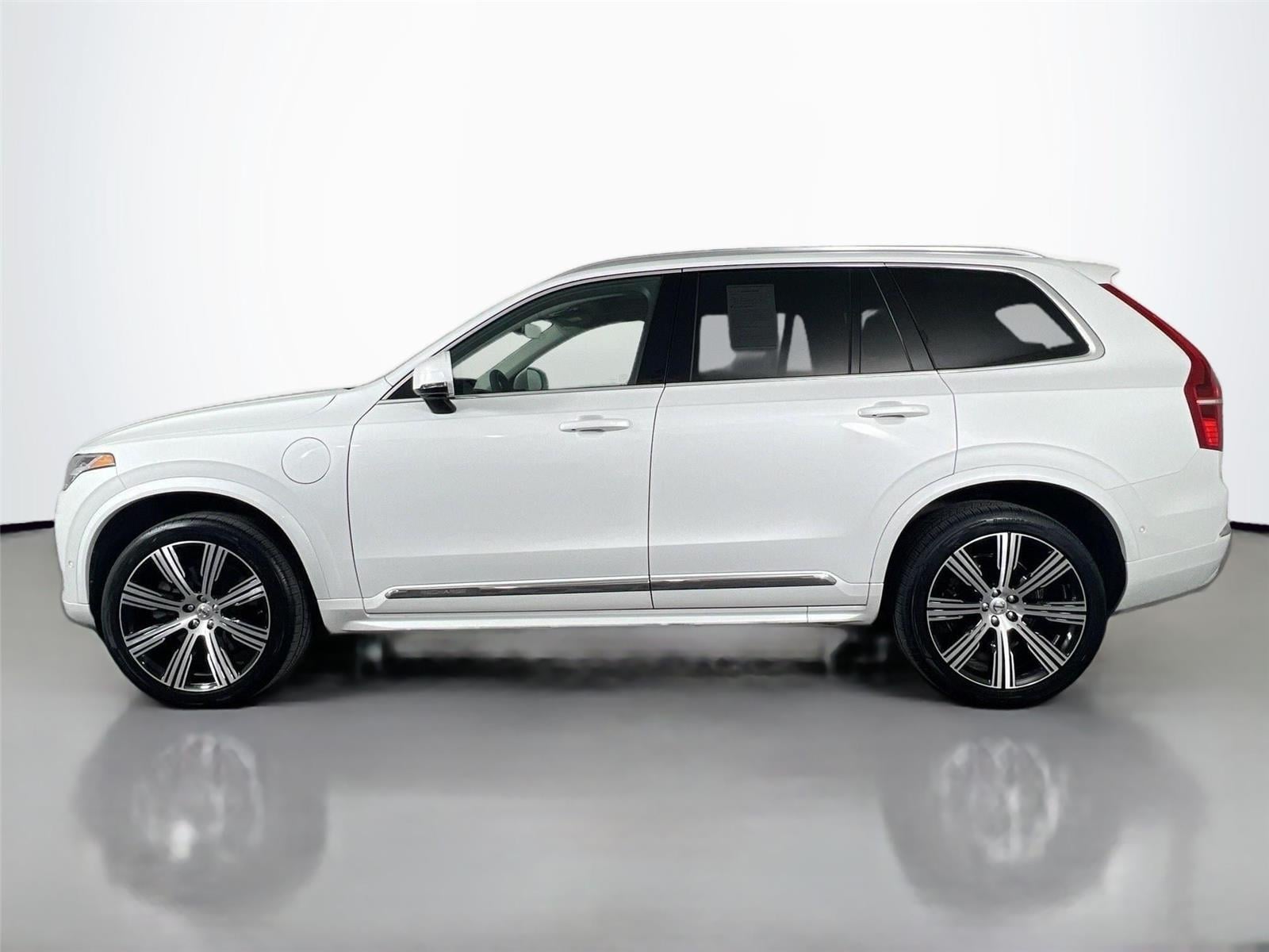 2024 Volvo XC90 Plus - Photo 2
