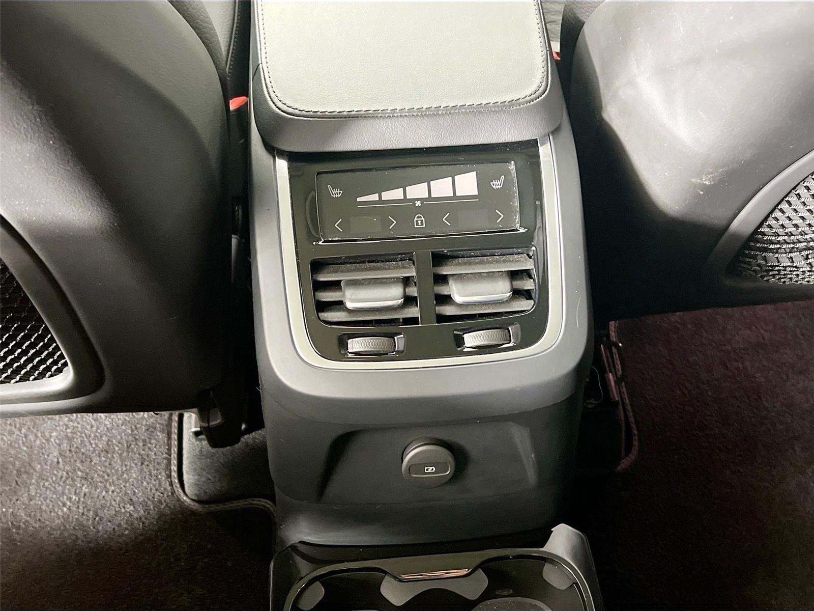 2024 Volvo XC90 Plus - Photo 25