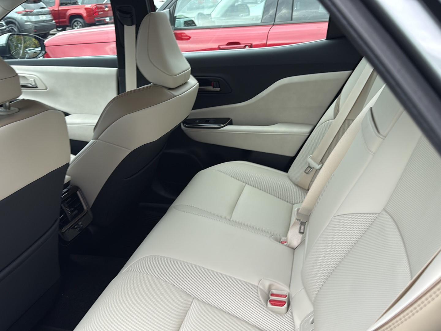 2025 Toyota Crown Limited photo 4