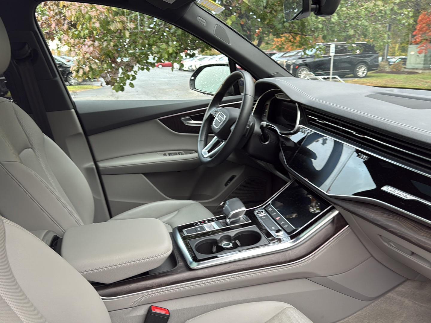 2023 Audi Q7 Premium Plus photo 3