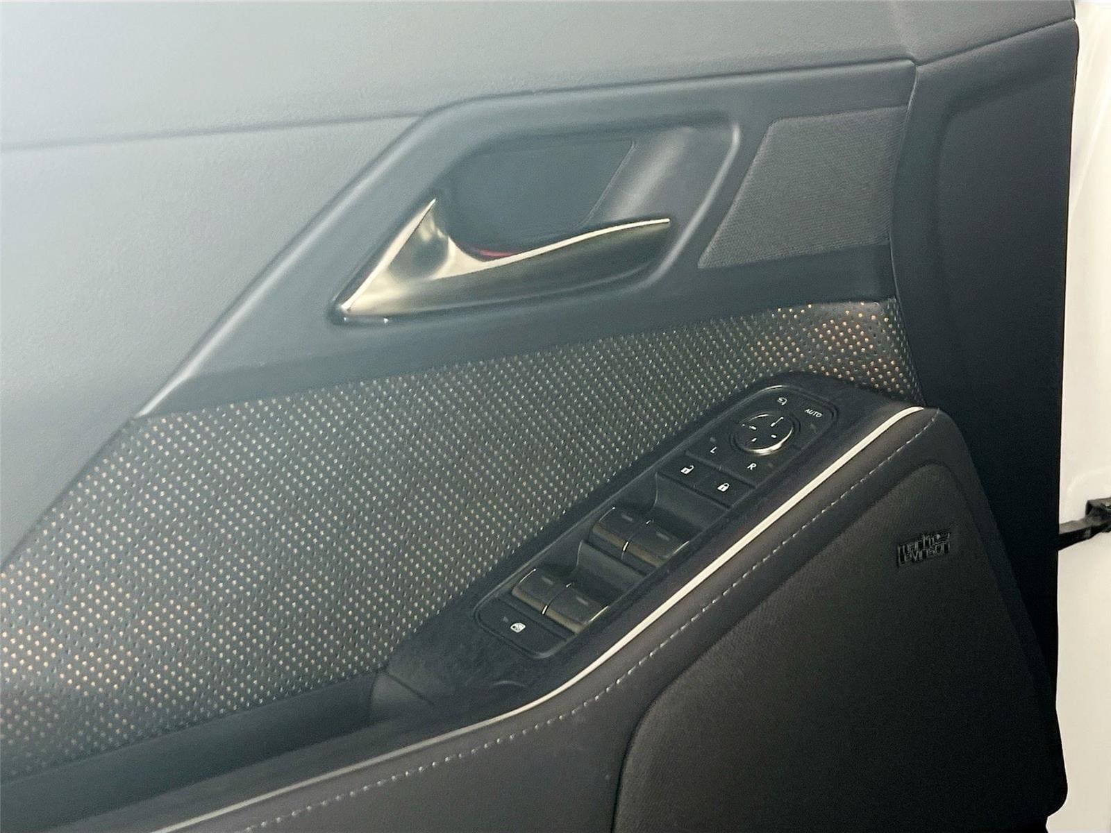 2025 Lexus GX Luxury - Photo 18
