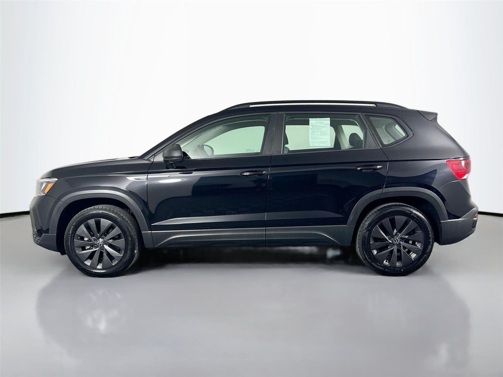 2022 Volkswagen Taos S photo 2