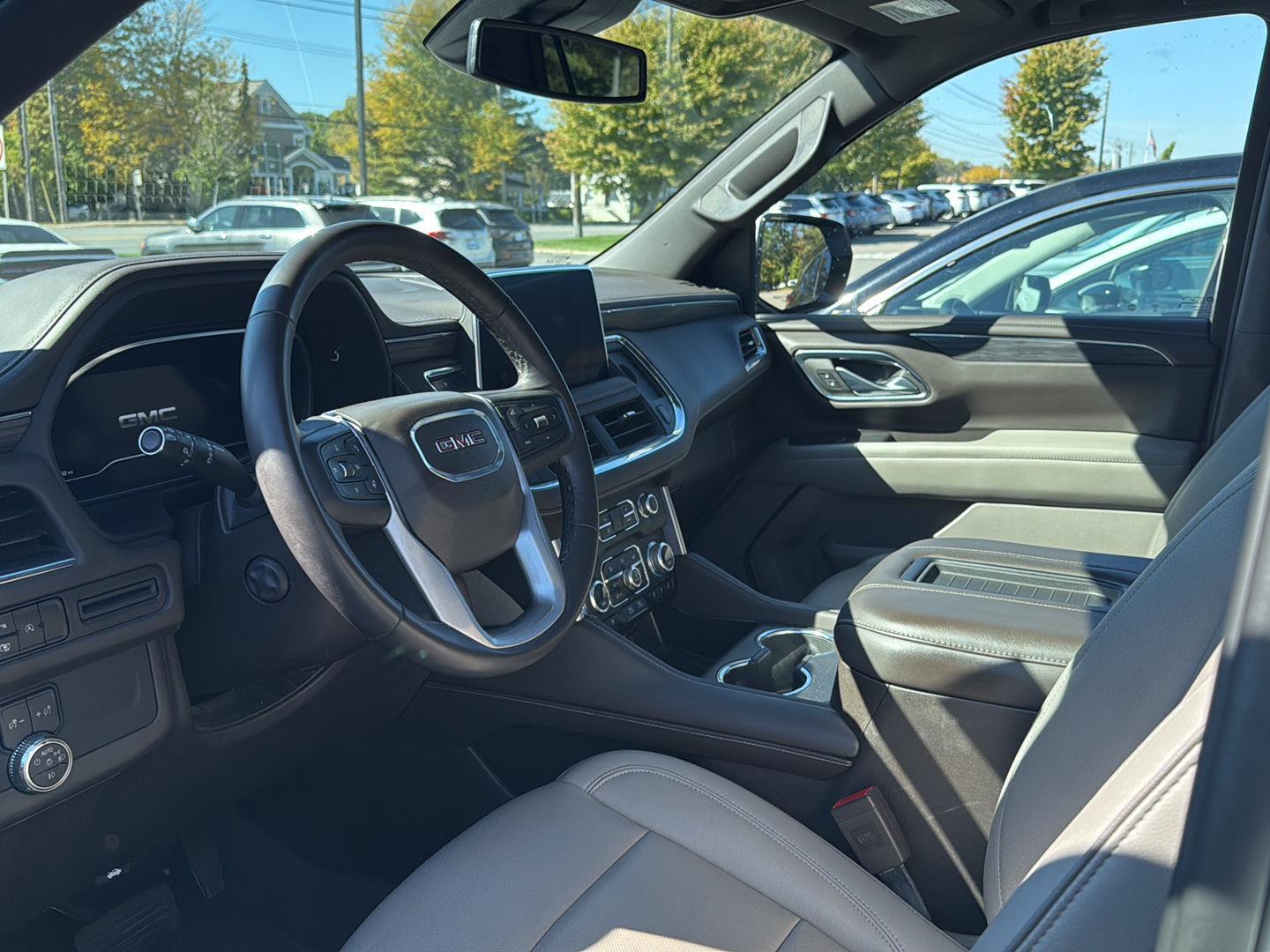 2023 Gmc Yukon SLT photo 4