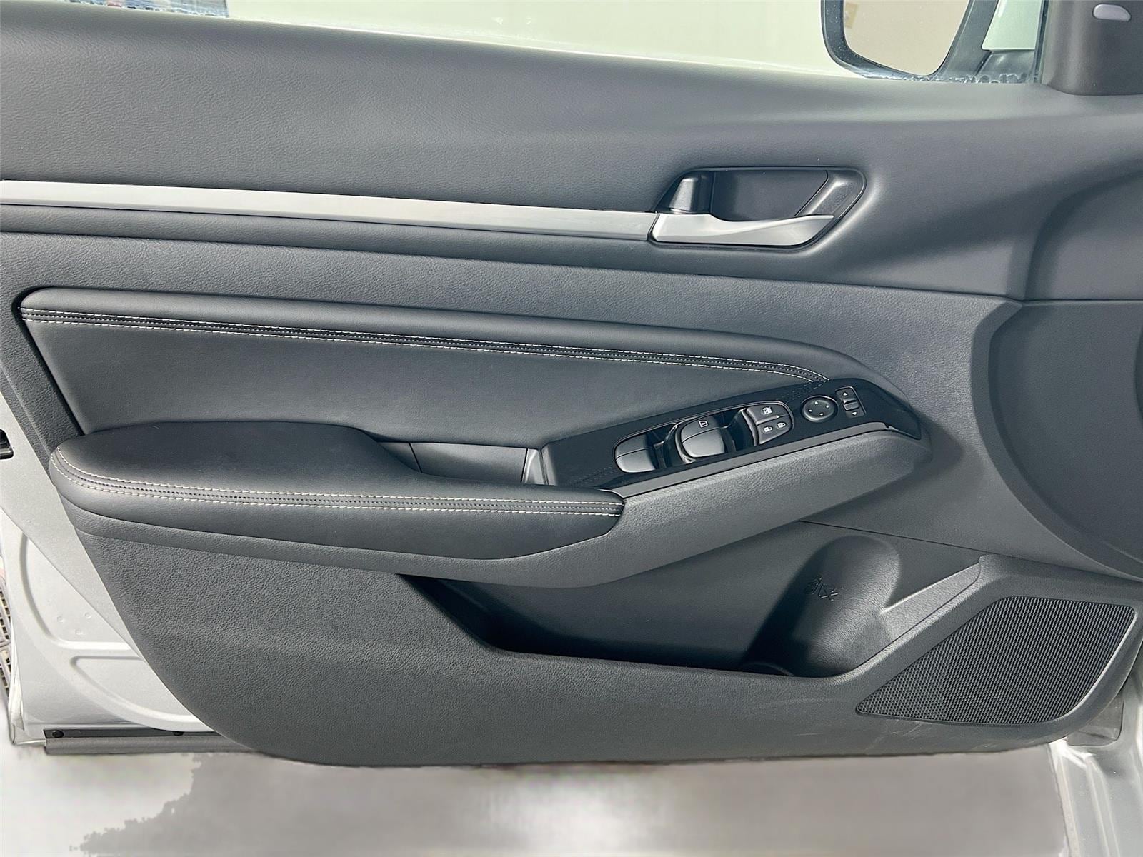 2022 Nissan Altima SV - Photo 16