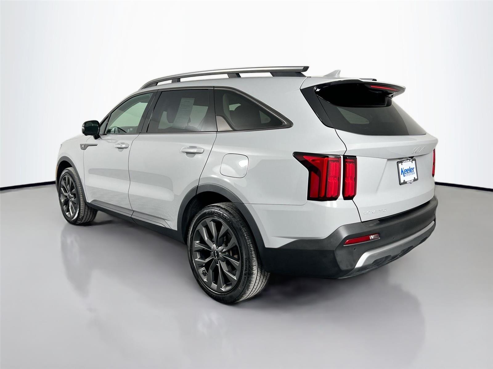 2023 Kia Sorento X-Line photo 3