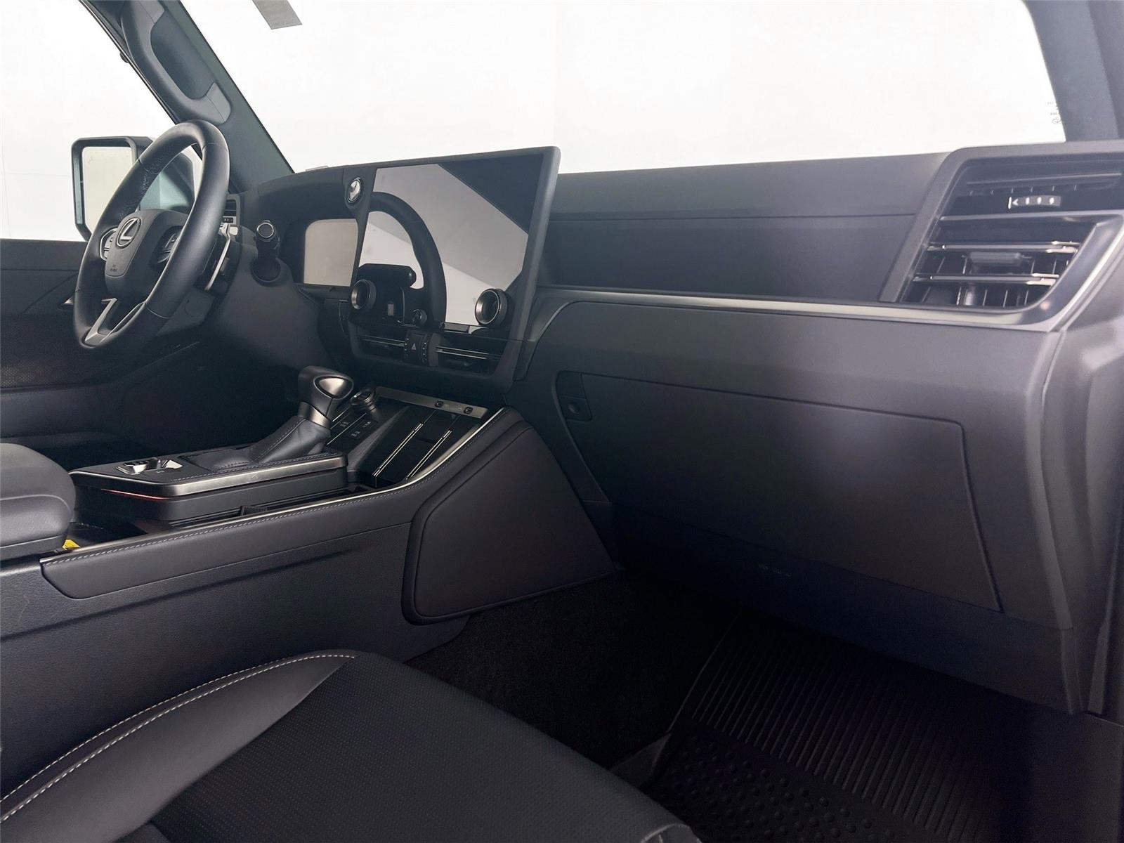 2025 Lexus GX Luxury - Photo 26