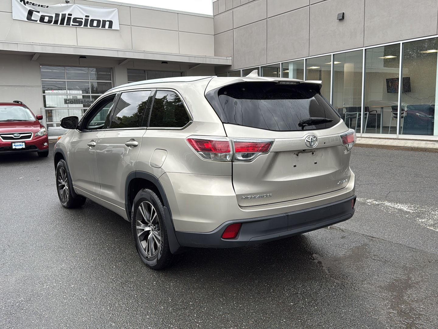2016 Toyota Highlander XLE photo 4