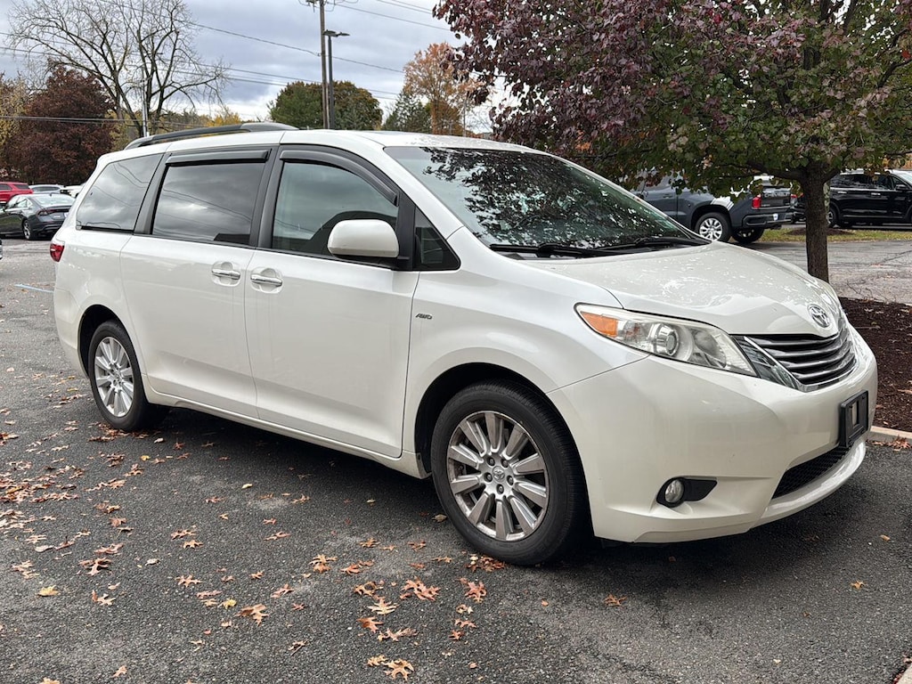 Used 2017 Toyota Sienna XLE Premium 7 Passenger Van