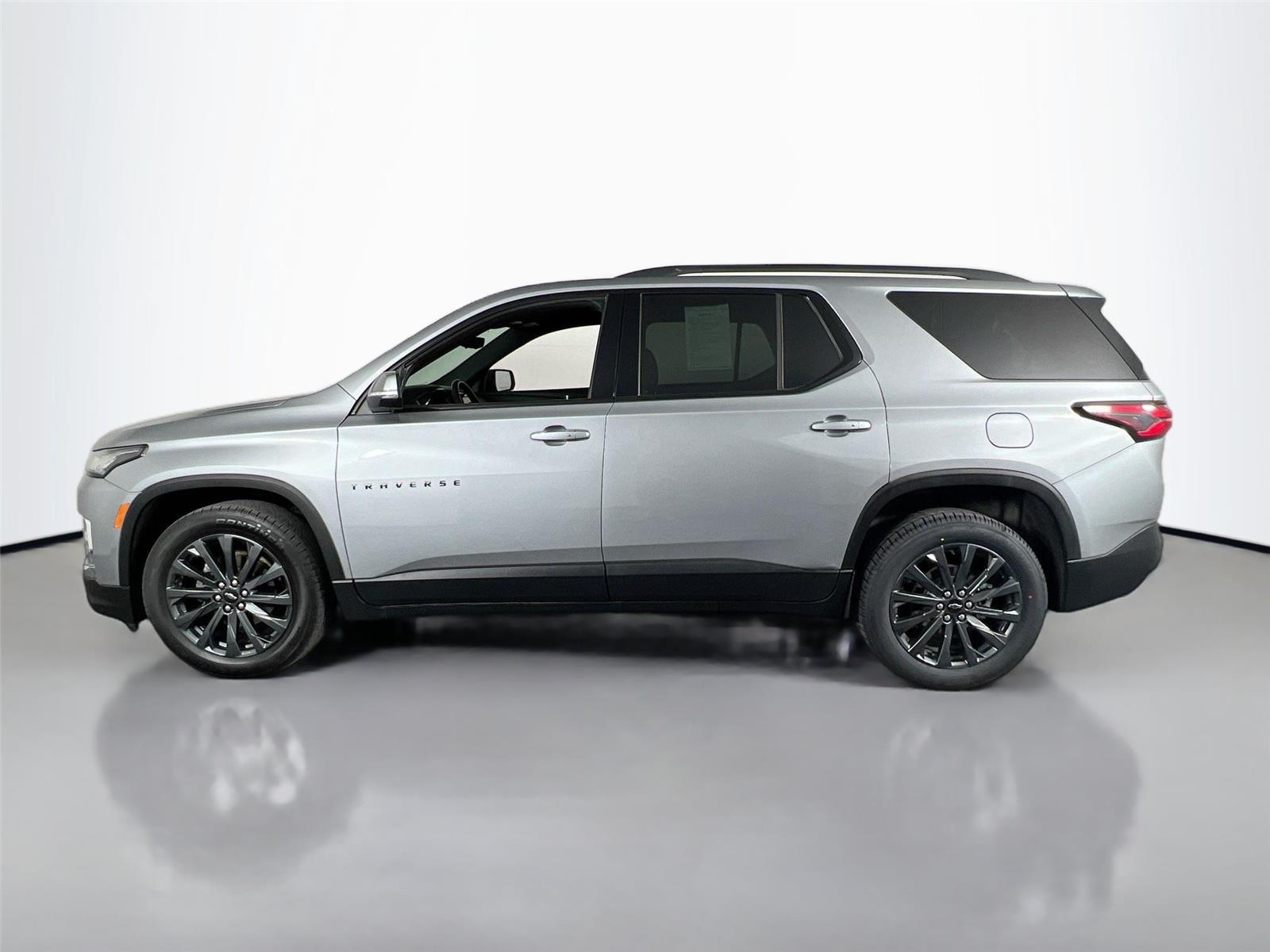 2023 Chevrolet Traverse RS photo 3