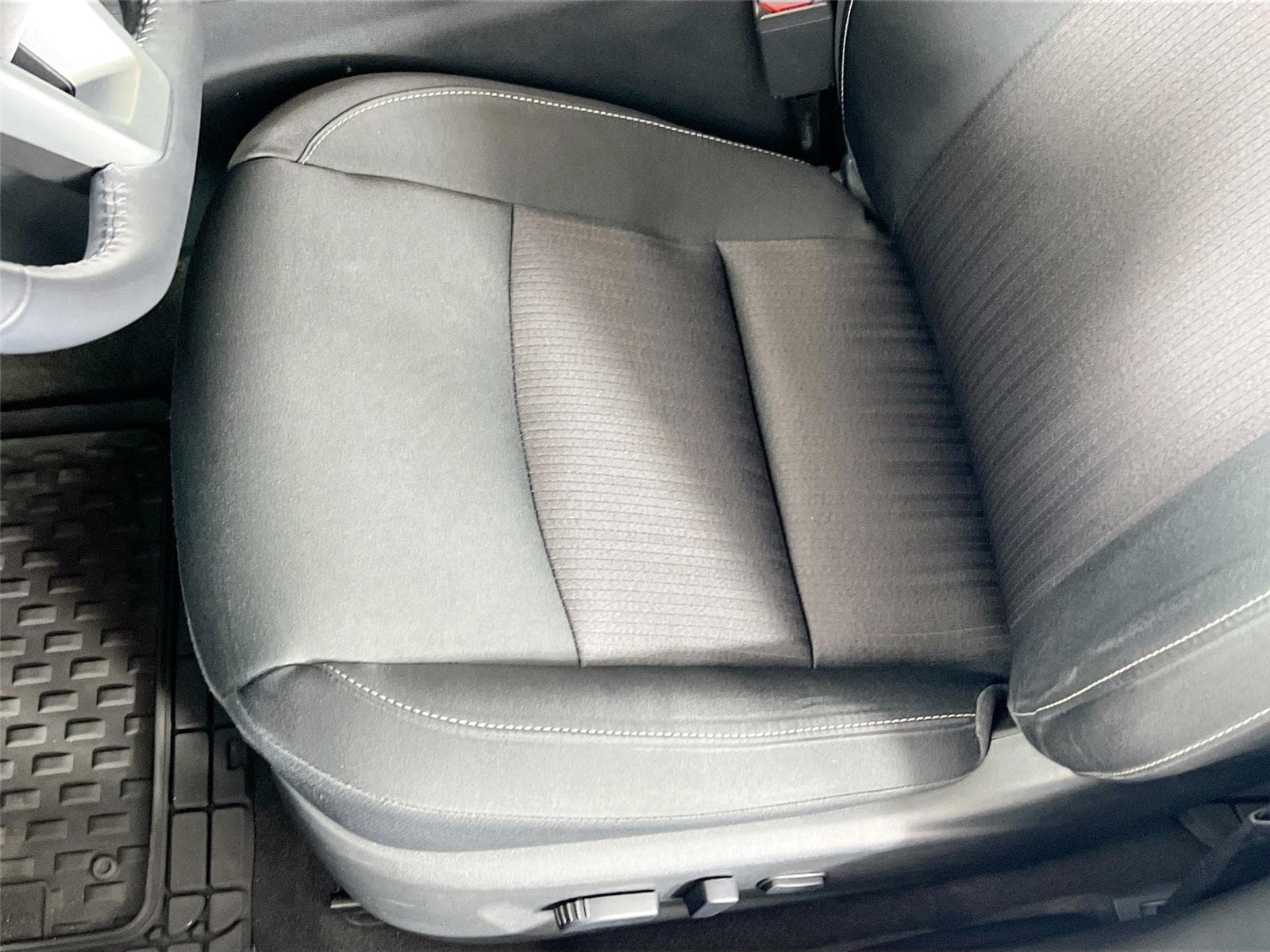 2022 Nissan Altima SV - Photo 18