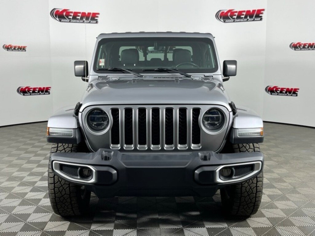 Used 2020 Jeep Gladiator Overland Truck