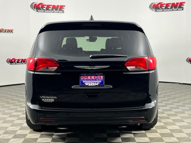 2026 Chrysler Voyager LX - Photo 7