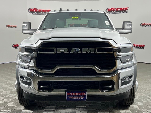 2026 Ram 5500 Tradesman photo 3