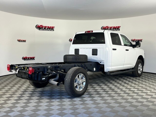 2026 Ram 3500 Tradesman photo 2