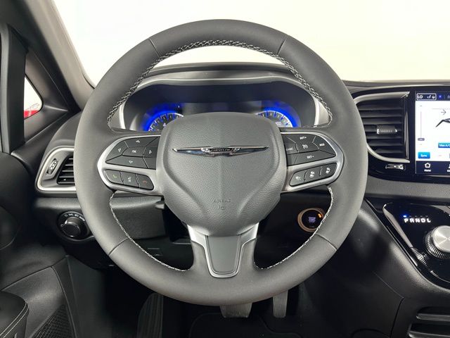 2026 Chrysler Voyager LX - Photo 12