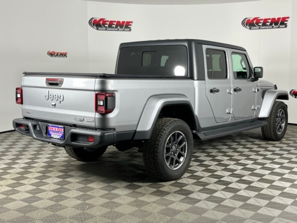 Used 2020 Jeep Gladiator Overland Truck