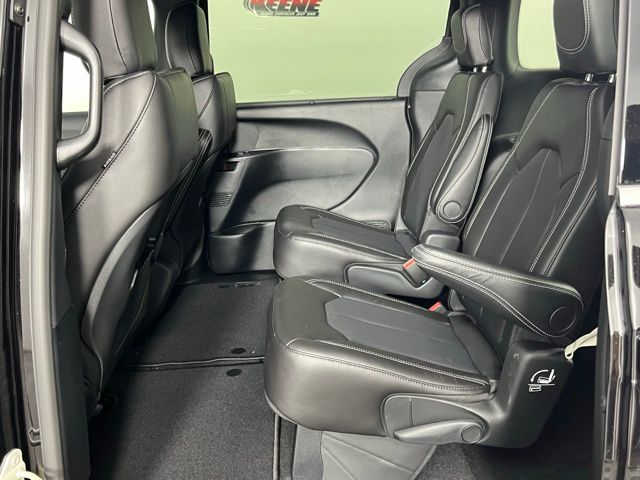 2026 Chrysler Voyager LX - Photo 23