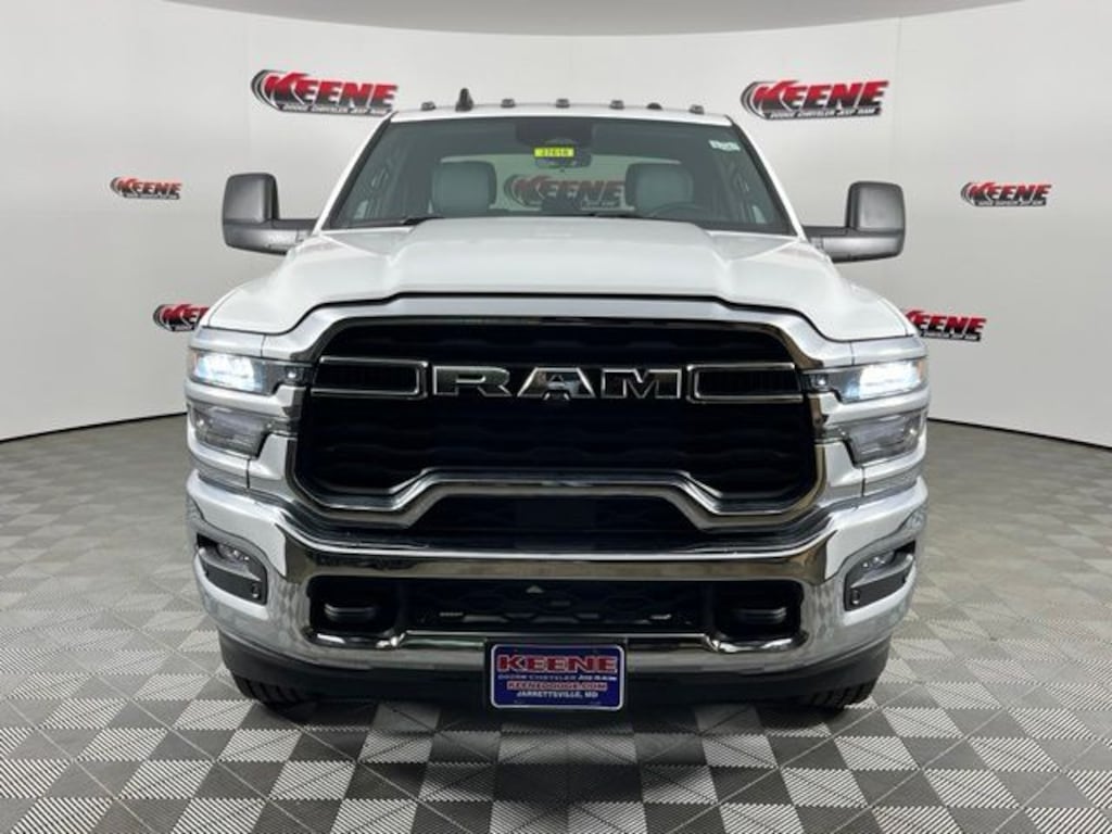New 2026 Ram 2500 TRADESMAN CREW CAB 4X4 6'4 BOX Pickup