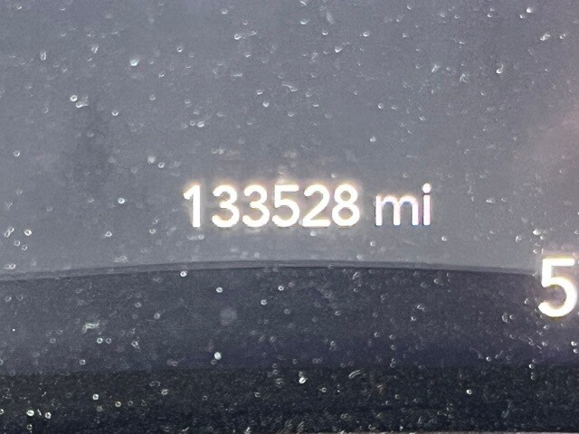 2017 Chrysler Pacifica Limited photo 2