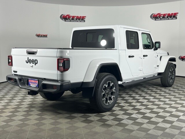 2025 Jeep Gladiator Sport S photo 2