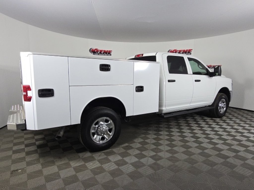 New 2025 Ram 2500 TRADESMAN CREW CAB 4X4 8' BOX Pickup