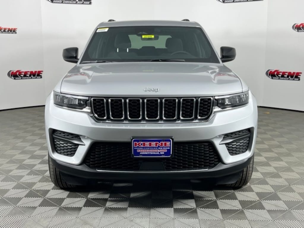 New 2025 Jeep Grand Cherokee LAREDO X 4X4 Sport Utility