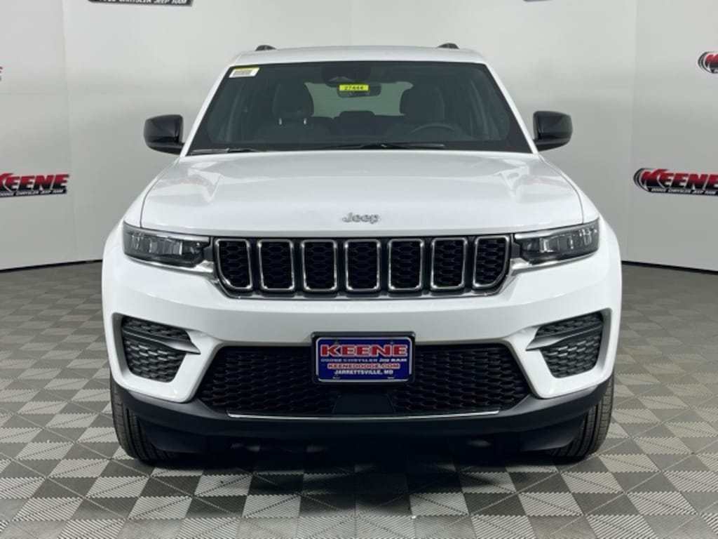 New 2025 Jeep Grand Cherokee LAREDO X 4X4 Sport Utility