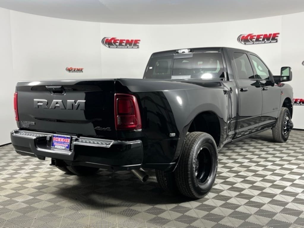 New 2026 Ram 3500 LARAMIE CREW CAB 4X4 8' BOX Pickup