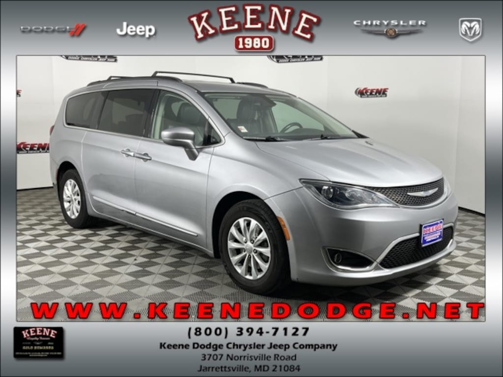 Used 2017 Chrysler Pacifica Touring L Minivan/Van