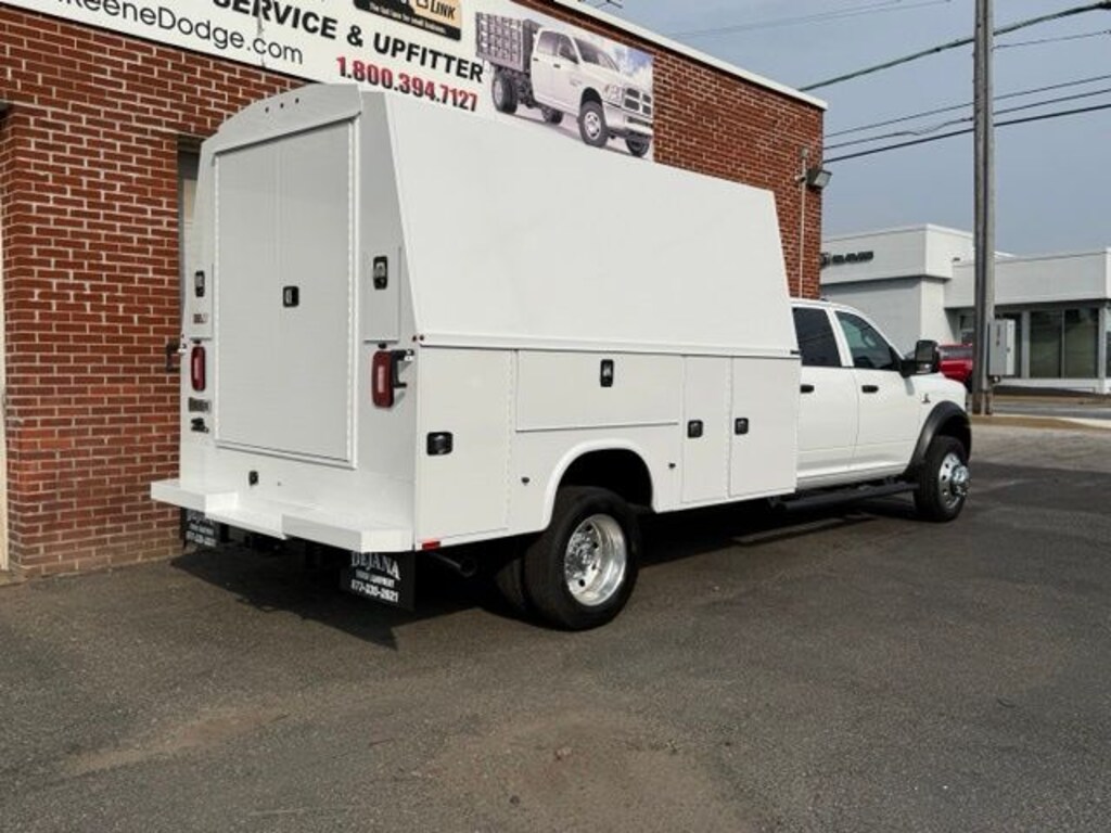 New 2026 Ram 5500 TRADESMAN CHASSIS CREW CAB 4X4 84' CA Pickup
