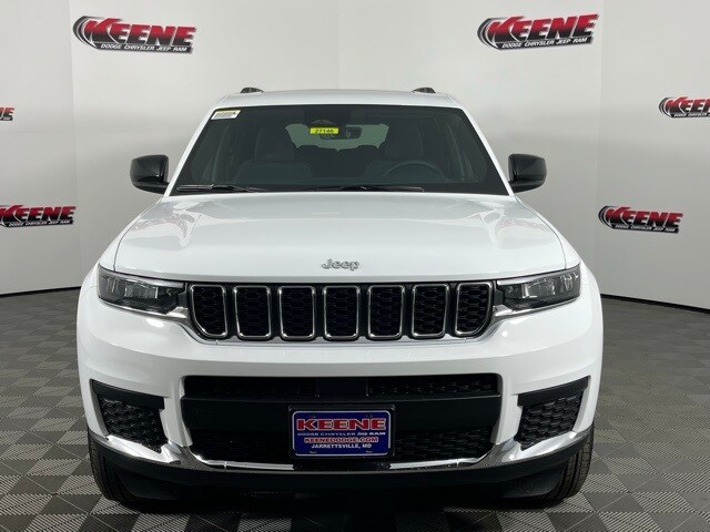 2025 Jeep Grand Cherokee Laredo photo 4