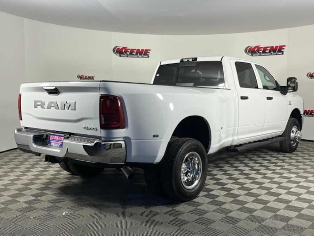 New 2026 Ram 3500 TRADESMAN CREW CAB 4X4 8' BOX Pickup