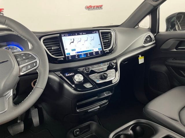 2026 Chrysler Voyager LX - Photo 17
