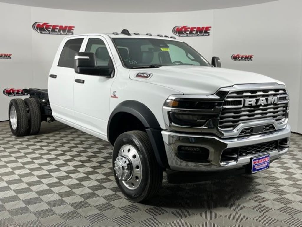 New 2026 Ram 5500 Chassis Cab TRADESMAN CREW 4X4 60' CA Pickup