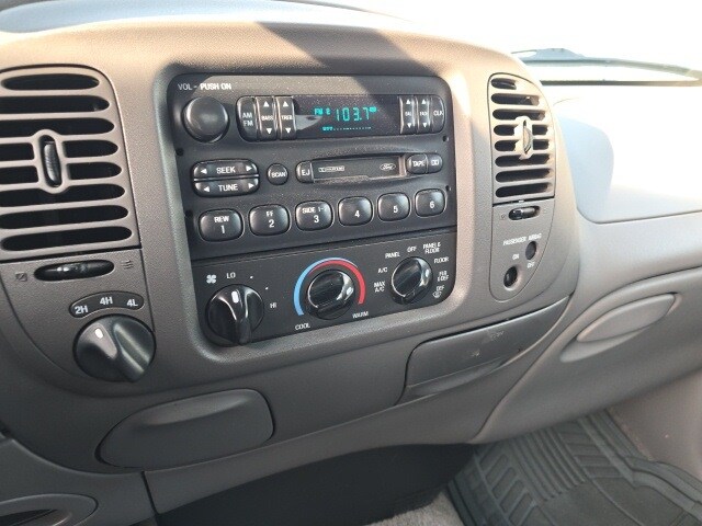 1997 Ford F-250 Lariat photo 4