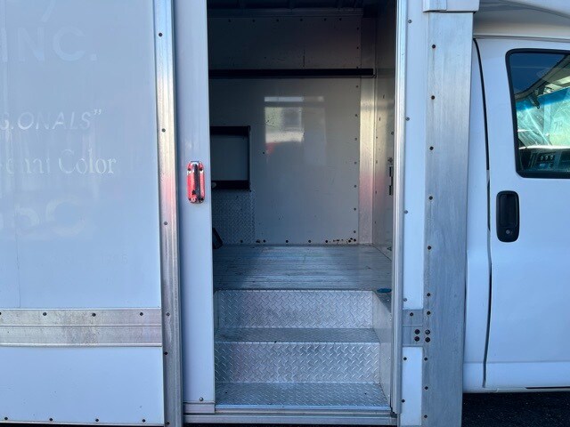 2015 Chevrolet Express 3500 Work Van photo 4