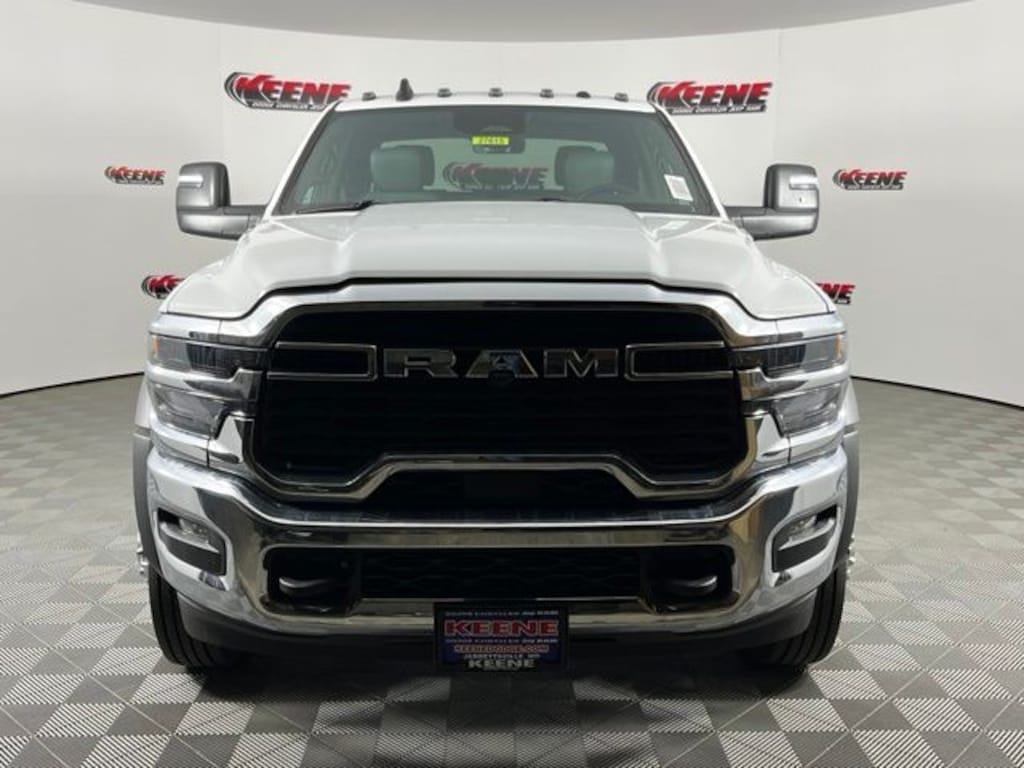 New 2026 Ram 5500 TRADESMAN CHASSIS CREW CAB 4X4 84' CA Pickup
