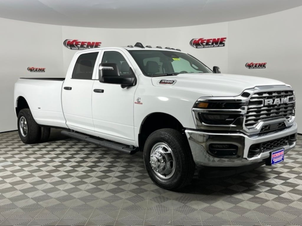 New 2026 Ram 3500 TRADESMAN CREW CAB 4X4 8' BOX Pickup