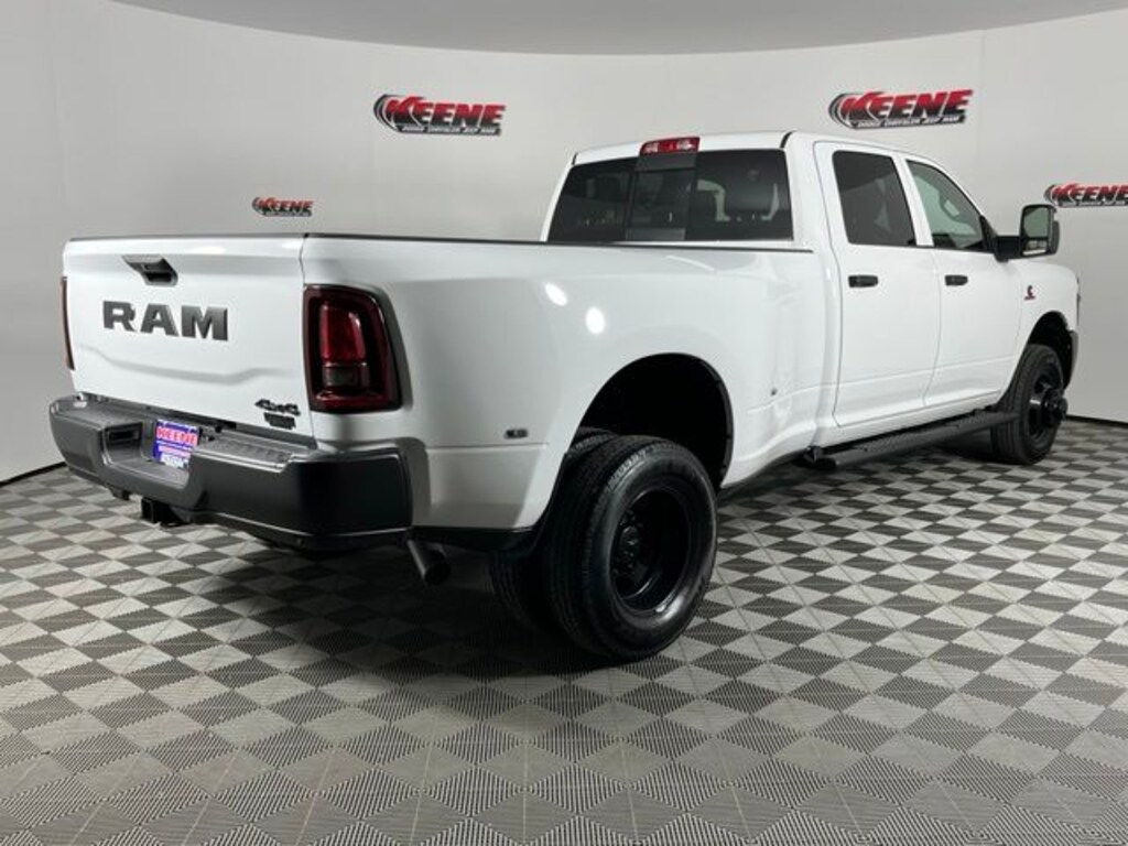 New 2026 Ram 3500 TRADESMAN CREW CAB 4X4 8' BOX Pickup